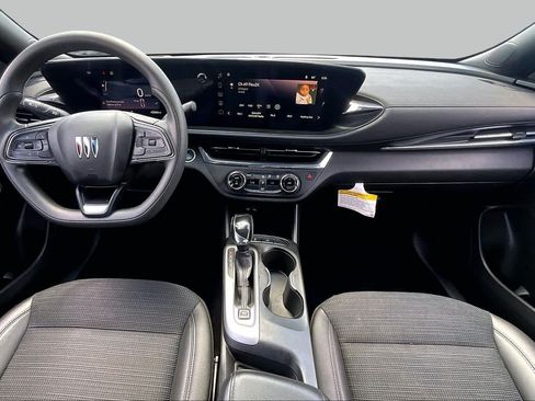 Used 2025 Buick Envista Preferred FWD image 16