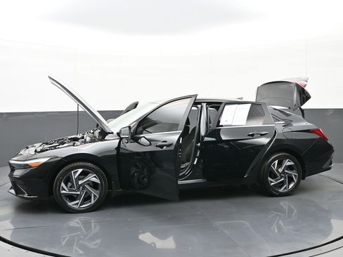 Used 2024 Hyundai Elantra SEL w/ Convenience Package image 46