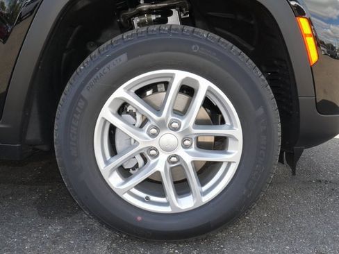 New 2025 Jeep Grand Cherokee Laredo X w/ Luxury Tech Group I image 14