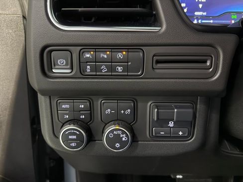 Certified 2023 Chevrolet Tahoe Z71 w/ Z71 Off-Road Package image 27