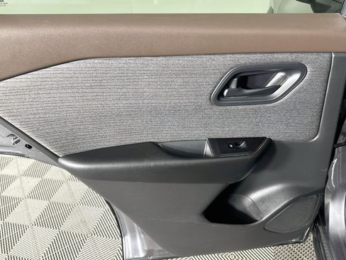 Used 2023 Nissan Rogue S FWD image 24