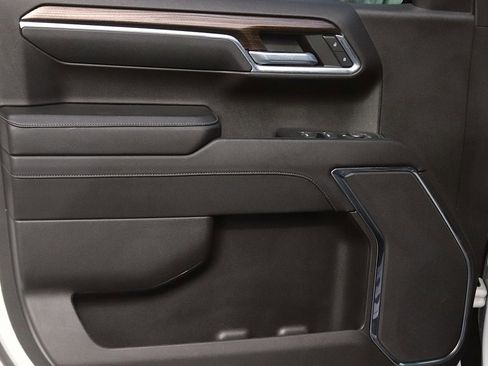 Used 2023 Chevrolet Silverado 1500 LT Trail Boss image 14