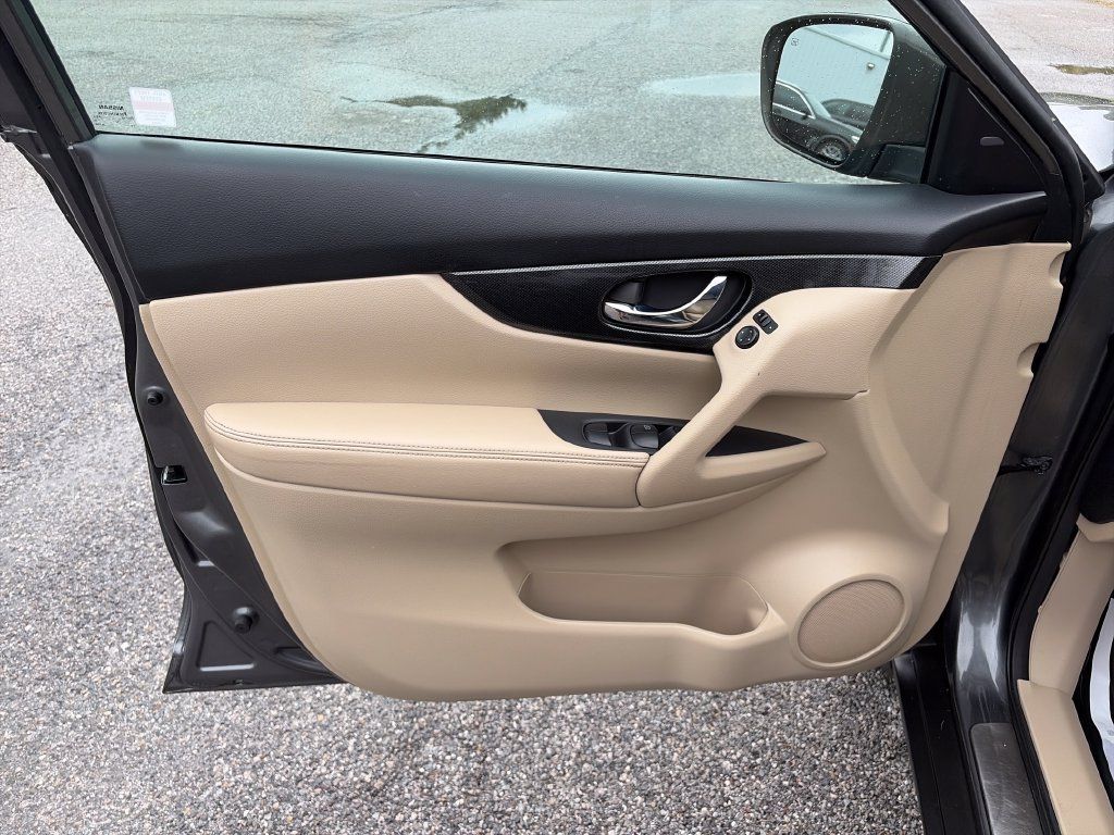 Used 2015 Nissan Rogue SL w/ SL Premium Package FWD image 11