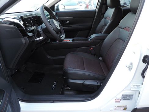 New 2026 Nissan Kicks SR w/ Cold Weather Package image 16