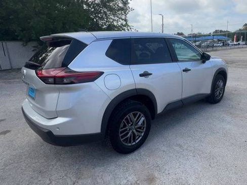 Used 2024 Nissan Rogue S FWD image 8