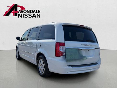 Used 2013 Chrysler Town & Country Touring FWD image 3