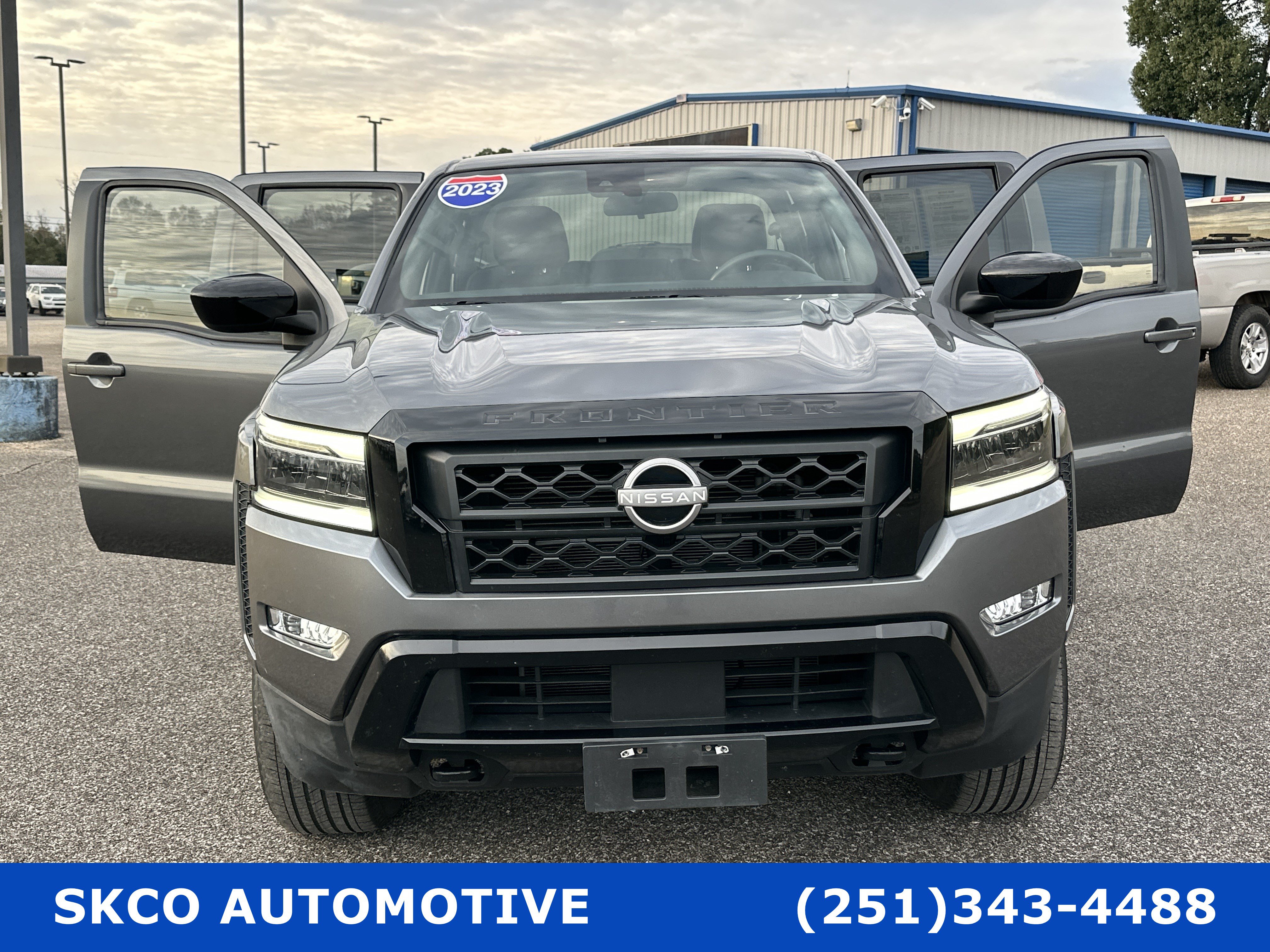 Used 2023 Nissan Frontier SV w/ Midnight Edition Package AWD/4WD image 34