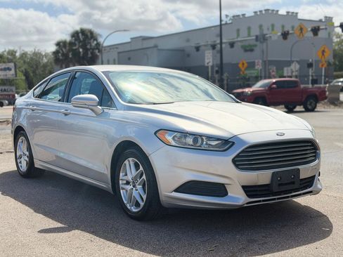 Used 2016 Ford Fusion SE image 7