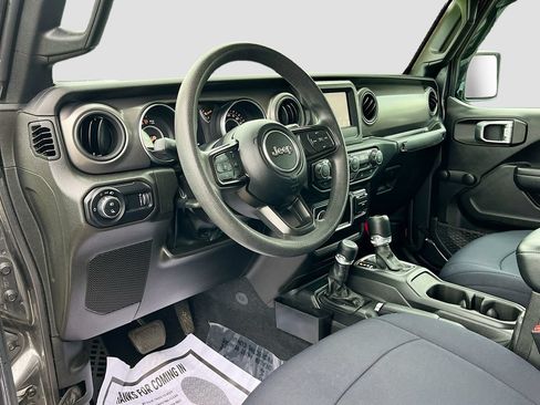 Used 2023 Jeep Gladiator Sport AWD/4WD image 9