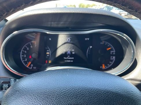Used 2019 Jeep Grand Cherokee Altitude AWD/4WD image 11