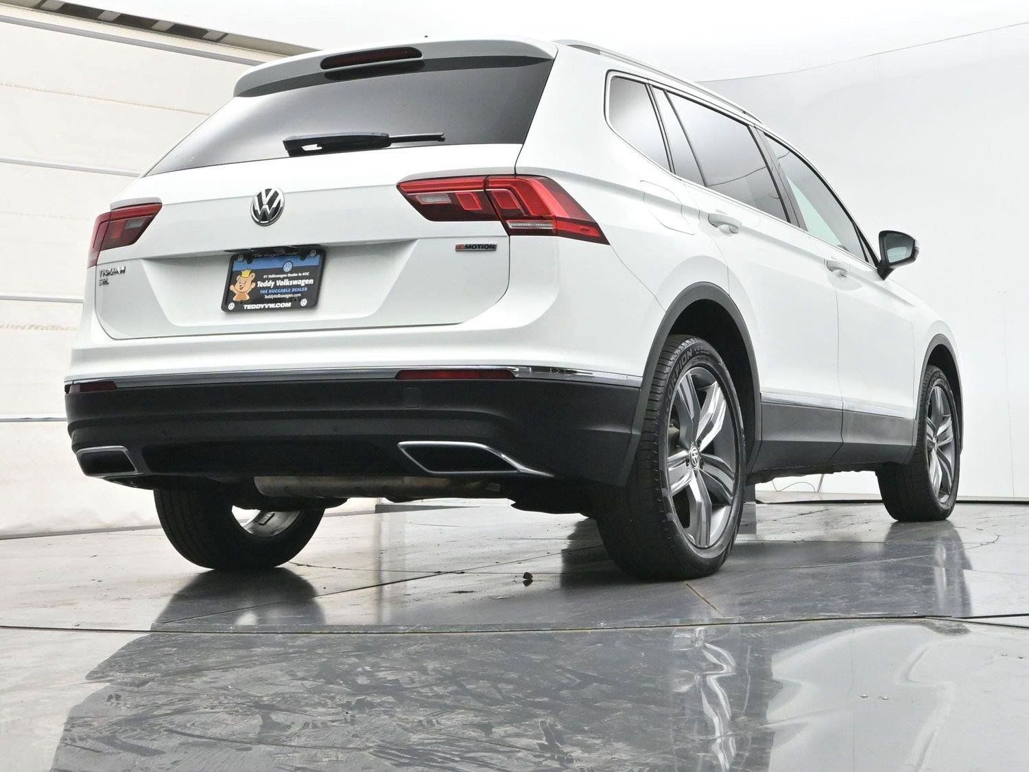Used 2020 Volkswagen Tiguan SEL w/ 3rd Row Seat Package AWD/4WD image 31