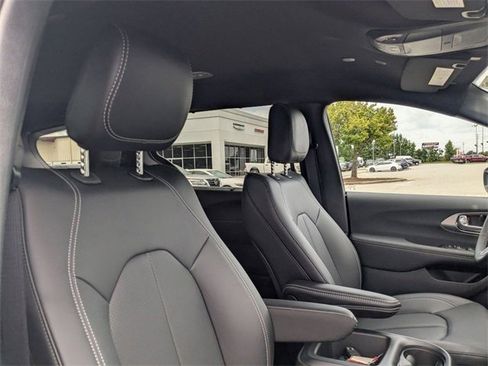 New 2026 Chrysler Voyager LX image 37