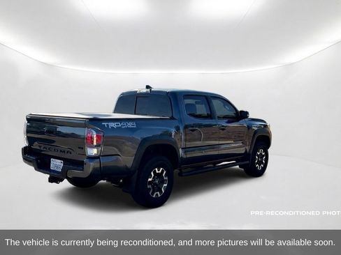 Used 2023 Toyota Tacoma TRD Off-Road w/ Technology Package AWD/4WD image 6