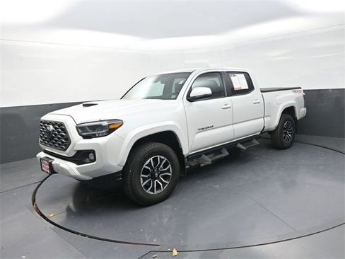 Used 2023 Toyota Tacoma TRD Sport image 3