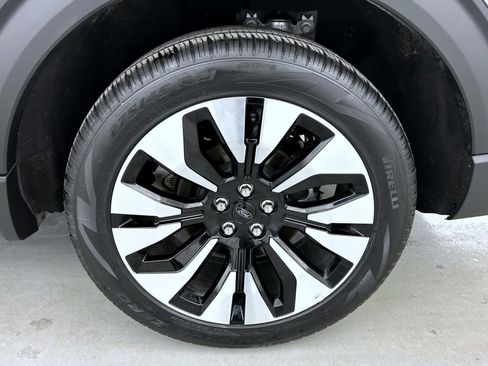 Used 2025 Ford Explorer Platinum w/ LUX Leather Package image 24