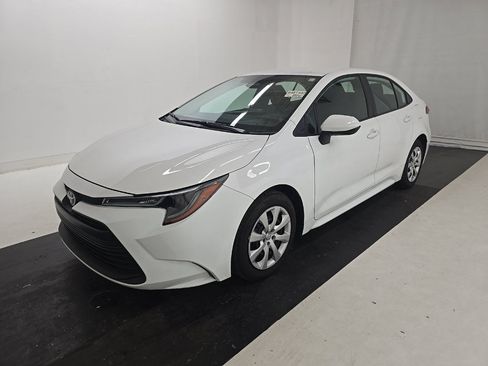 Used 2026 Toyota Corolla LE FWD image 1