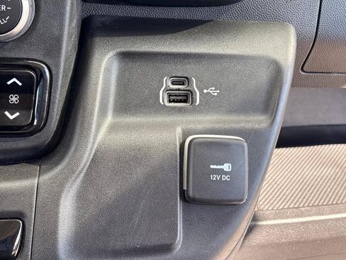 Used 2023 RAM ProMaster 2500 FWD image 24