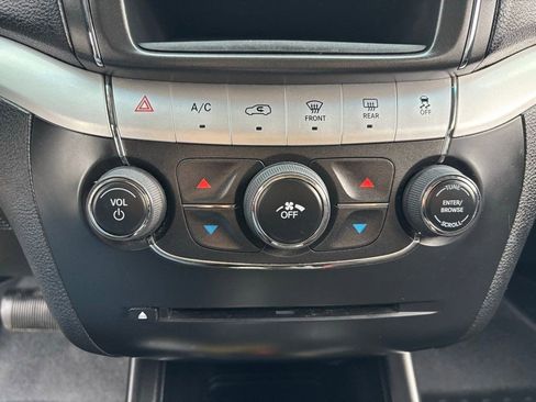 Used 2012 Dodge Journey SXT w/ Flexible Seating Group image 21