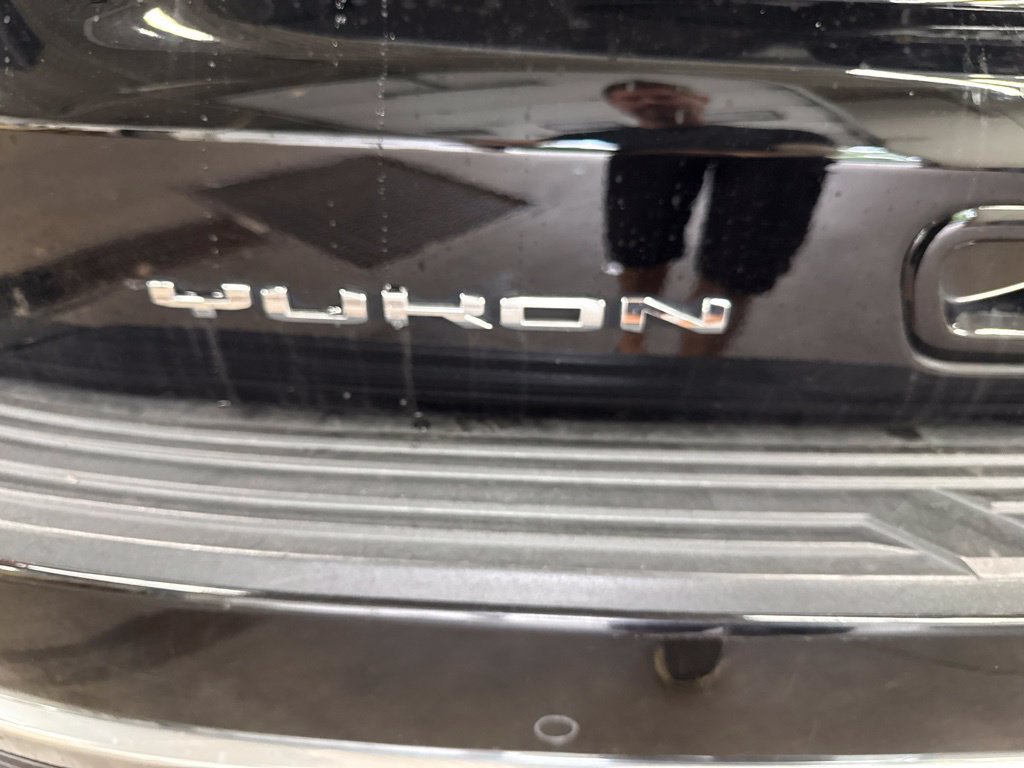 Used 2022 GMC Yukon XL Denali AWD/4WD image 16