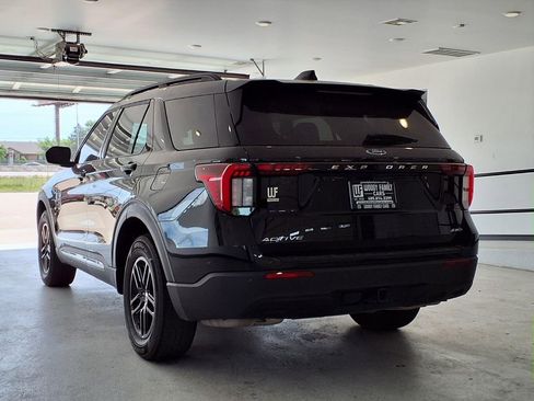 Used 2025 Ford Explorer Active AWD/4WD image 21
