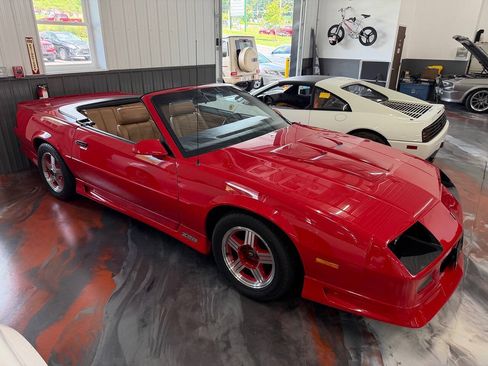 Used 1991 Chevrolet Camaro Z28 RWD image 25