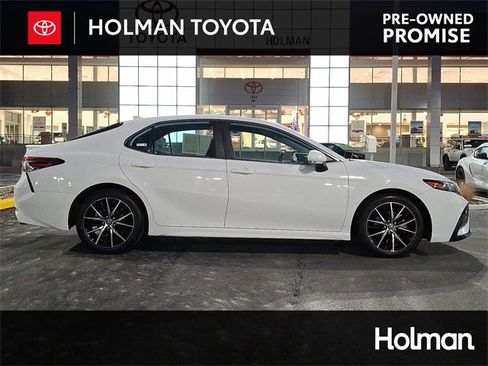 Certified 2024 Toyota Camry SE image 1