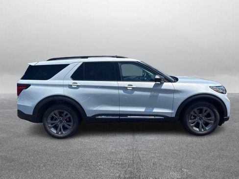 Certified 2025 Ford Explorer Active w/ Active Comfort Package AWD/4WD image 6