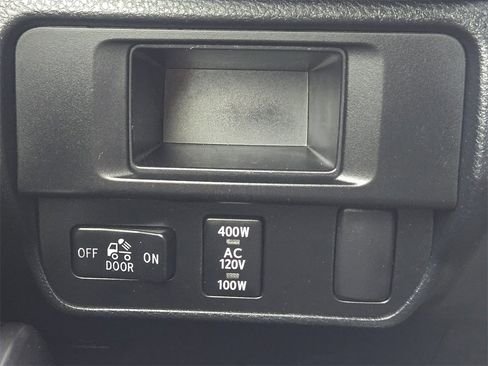 Used 2016 Toyota Tacoma TRD Sport w/ Towing Package image 23