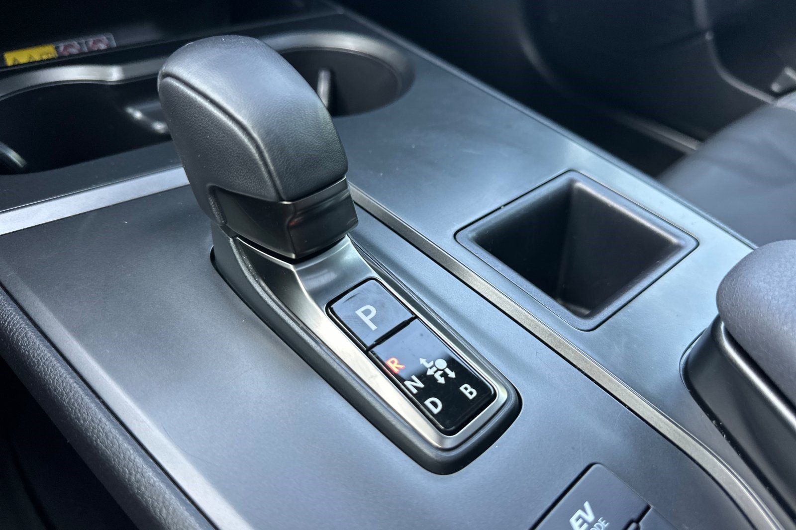 Certified 2025 Lexus UX 300h FWD w/ Accessory Package (Z2) image 19