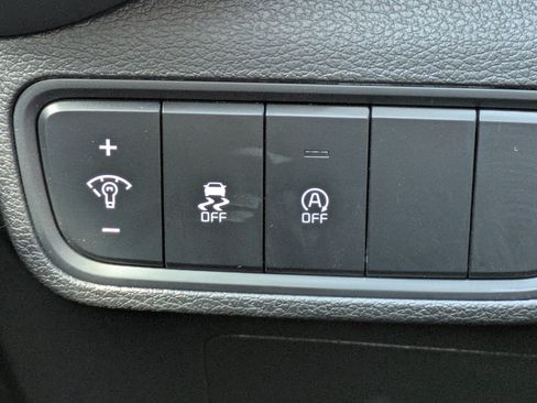 Certified 2024 Kia Soul LX FWD image 17