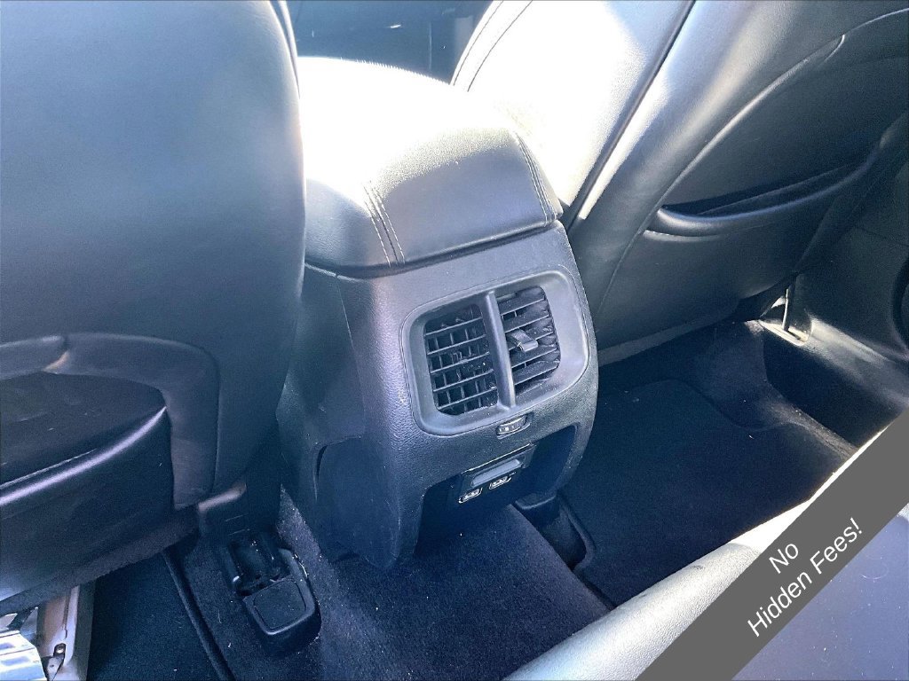 Used 2019 Jeep Cherokee Latitude Plus FWD image 26