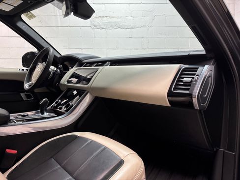 Used 2022 Land Rover Range Rover Sport HST AWD/4WD image 32