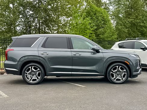 Used 2024 Hyundai Palisade SEL w/ Premium Package AWD/4WD image 2