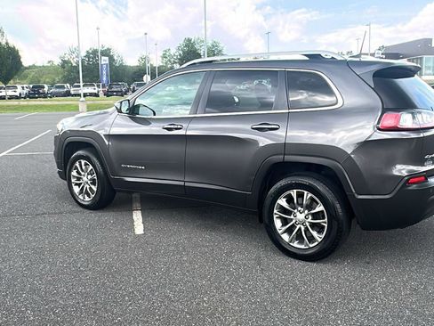 Used 2019 Jeep Cherokee Latitude Plus w/ Comfort/Convenience Group image 11
