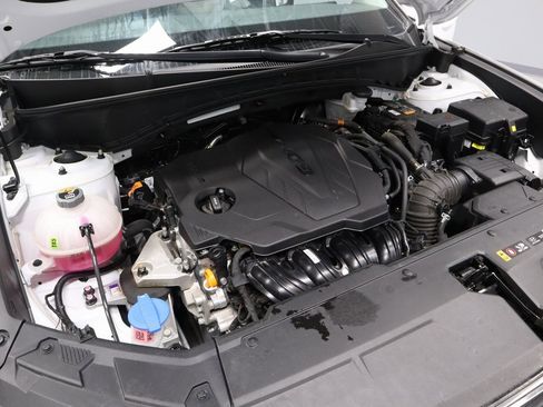 Certified 2025 Hyundai Tucson SE image 14