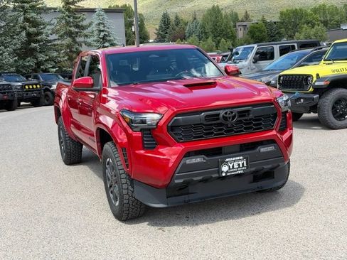 Used 2024 Toyota Tacoma TRD Sport w/ TRD Sport Premium Package AWD/4WD image 5