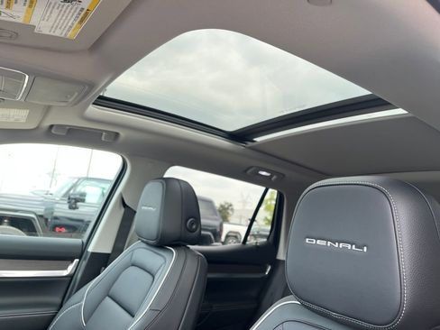 New 2026 GMC Terrain Denali w/ LPO, Floor Liner Package image 18