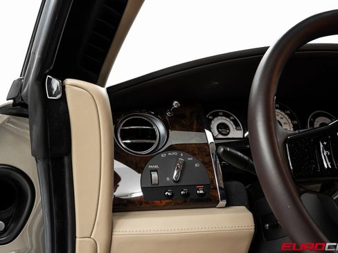 Used 2015 Rolls-Royce Wraith image 23