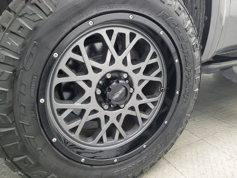 Used 2016 Nissan Titan PRO-4X w/ Pro-4x Convenience Package image 31