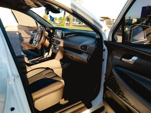 Used 2019 Hyundai Santa Fe SEL FWD image 16