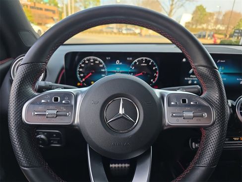 Used 2022 Mercedes-Benz GLB 35 AMG 4MATIC image 19