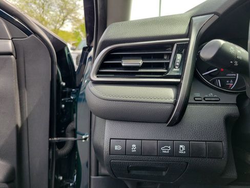 Used 2021 Toyota Camry SE image 22