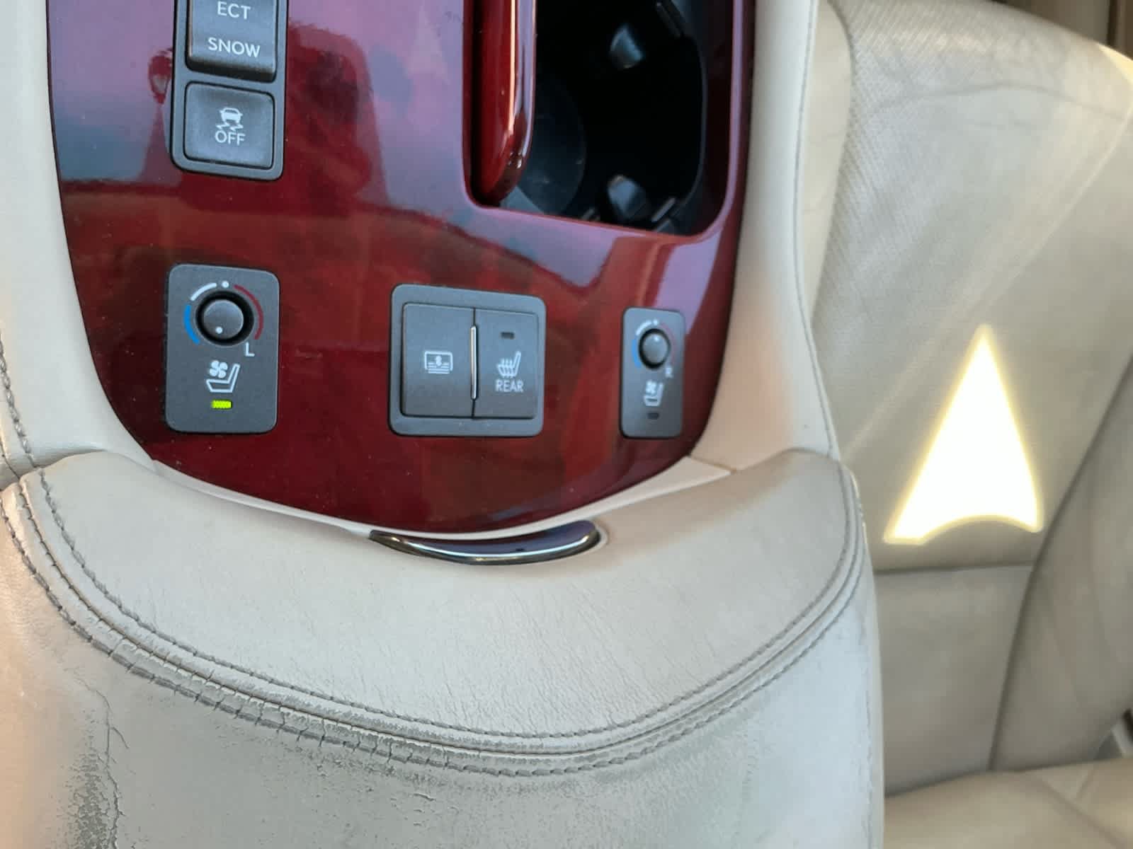Used 2011 Lexus LS 460 w/ Luxury Value Edition RWD image 16