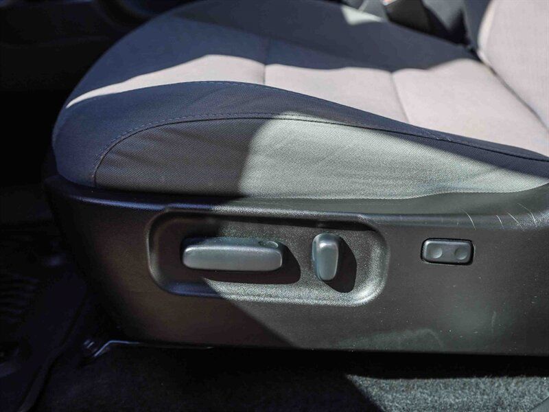 Used 2021 Toyota Tacoma SR5 RWD image 28