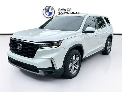 Used 2025 Honda Pilot EX-L image 3