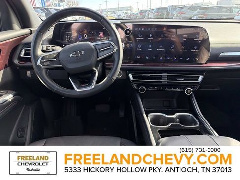 Used 2025 Chevrolet Traverse Z71 w/ Driver Confidence Package image 19