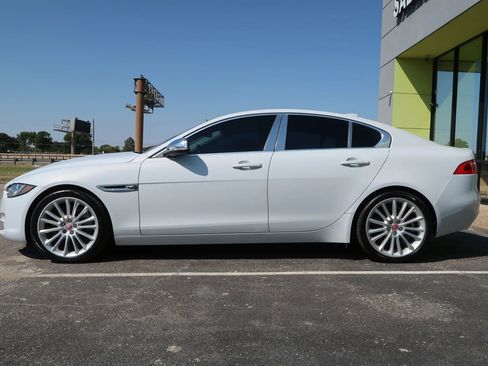 Used 2017 Jaguar XE First Edition image 6