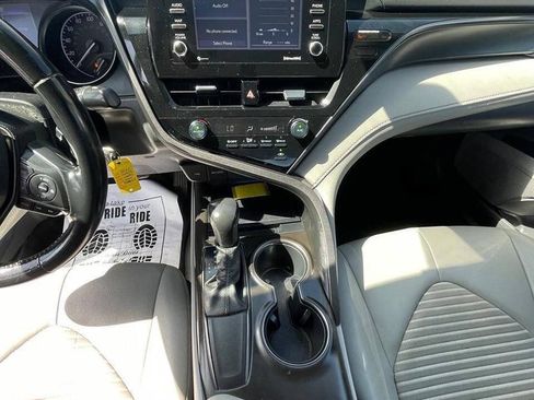 Used 2021 Toyota Camry SE FWD image 9