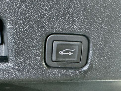 Used 2024 Chevrolet Traverse LS FWD image 29