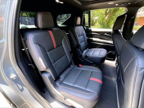 Used 2024 Chevrolet Traverse RS w/ LPO, Floor Liner Package FWD image 22